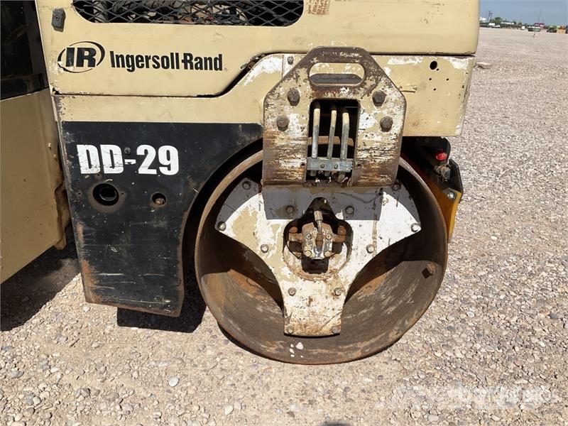 Bobcat BCA24 Double Drum Roller مداحل ثنائية الاسطوانة