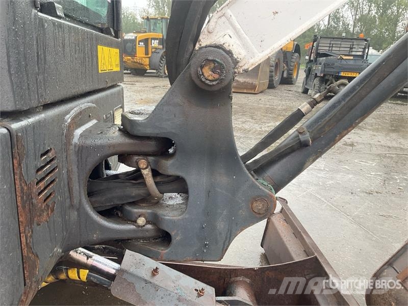 Bobcat E25 Mini Excavator Mini excavators < 7t