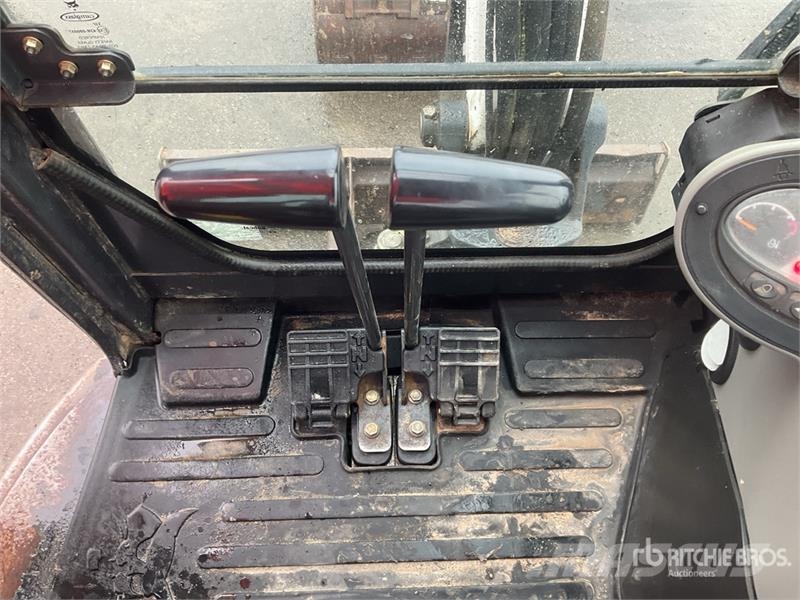 Bobcat E25 Mini Excavator Mini bagri <7t