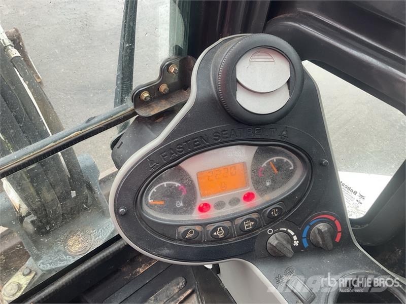 Bobcat E25 Mini Excavator Mini bagri <7t