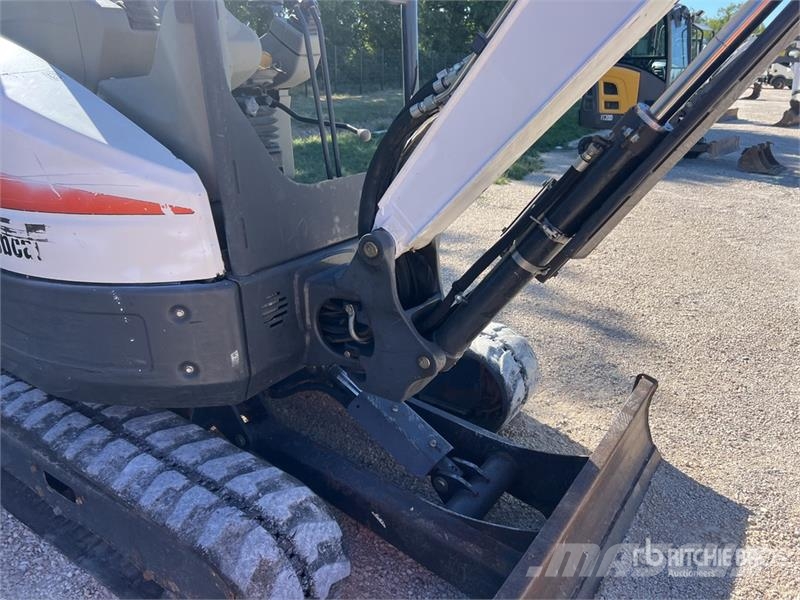 Bobcat E26 EM Mini-Pelle Mini Excavator Minibagger < 7t