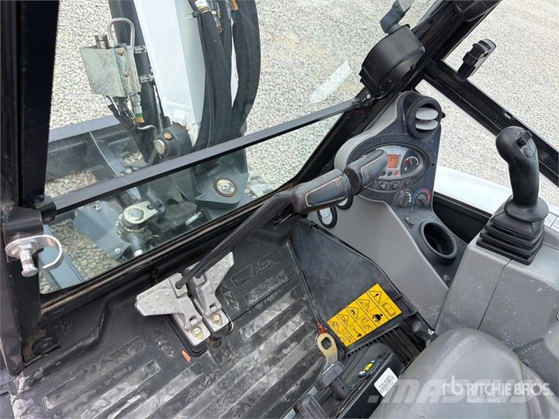 Bobcat E34 Mini Excavator Мини екскаватори < 7 т