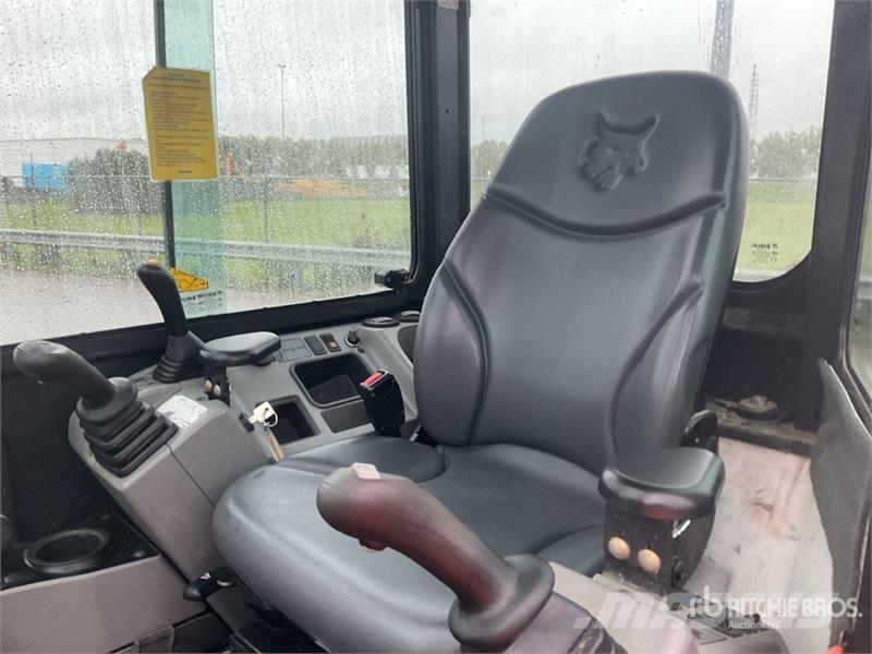 Bobcat E35 Mini kotrók < 7t