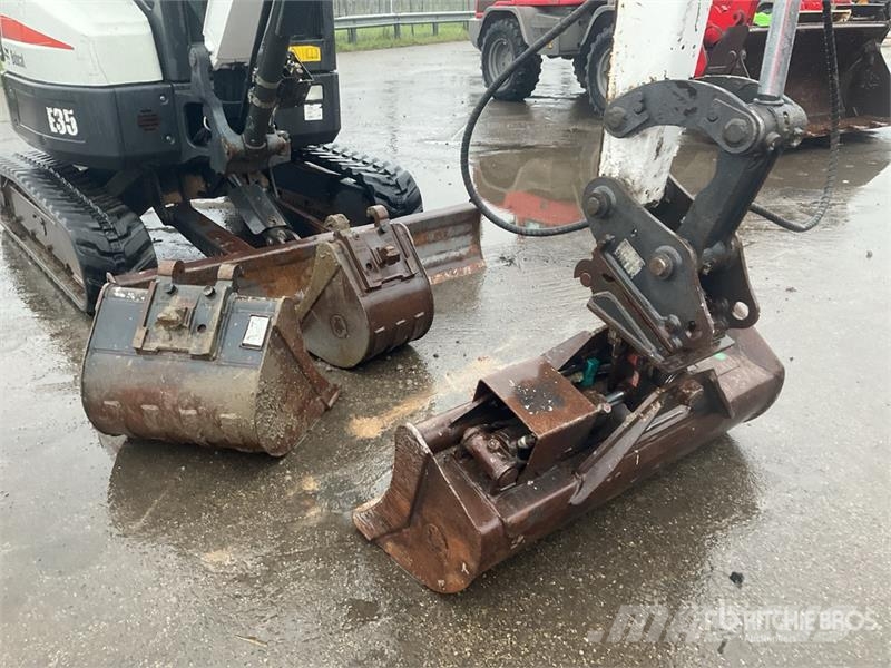 Bobcat E35 Mini kotrók < 7t