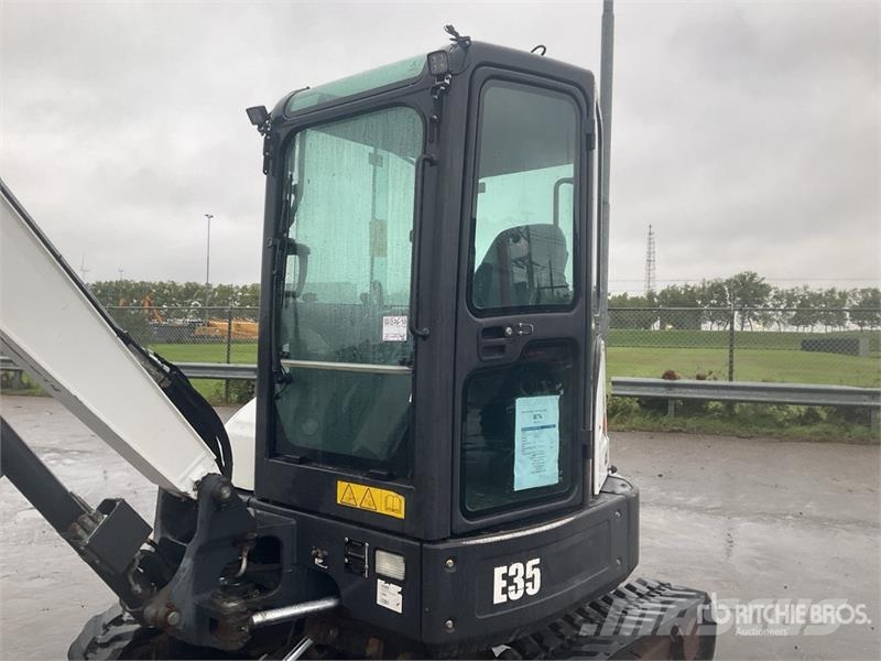 Bobcat E35 Mini kotrók < 7t