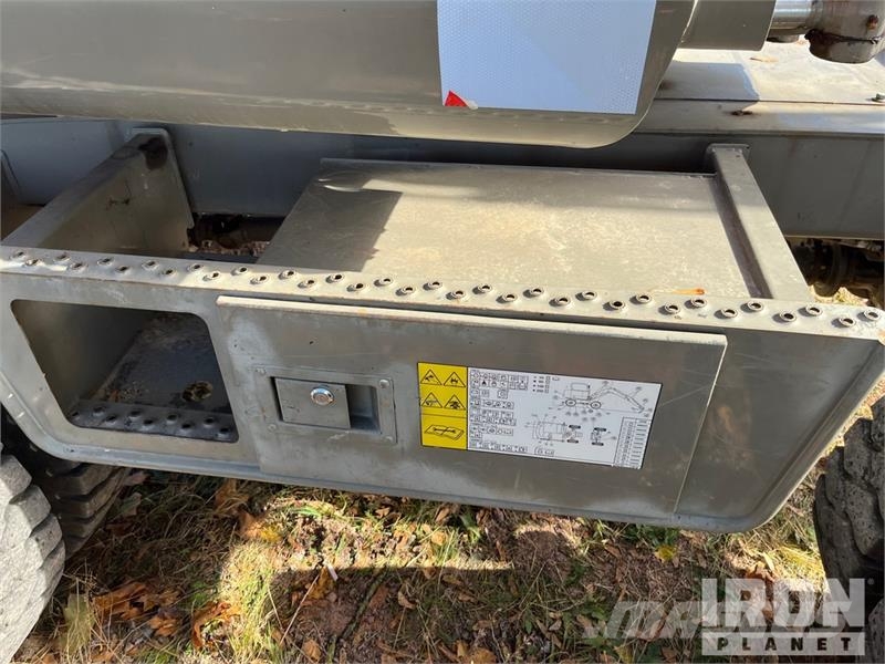 Bobcat E55W Wheel Excavator Bagri na kolesih
