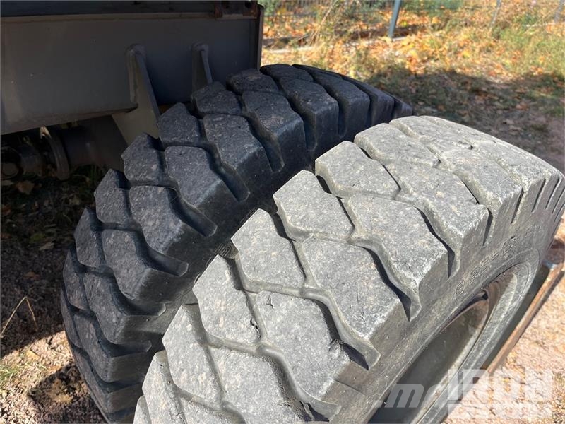 Bobcat E55W Wheel Excavator Bagri na kolesih