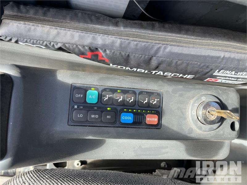Bobcat E55W Wheel Excavator Bagri na kolesih