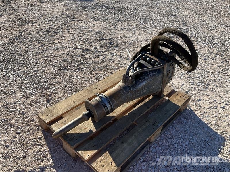 Bobcat HB680 Hydraulic Breaker Čekići