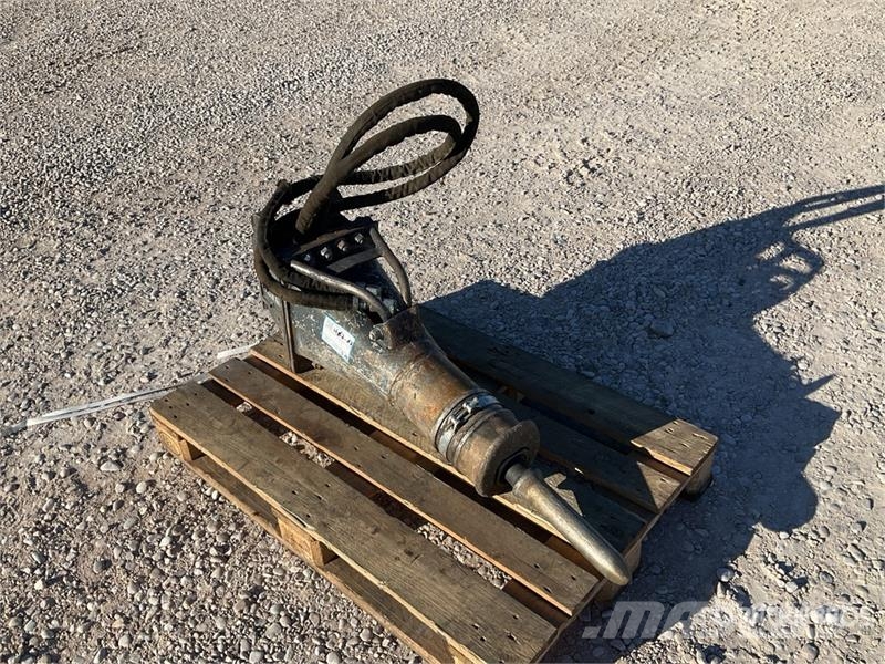 Bobcat HB680 Hydraulic Breaker Čekići