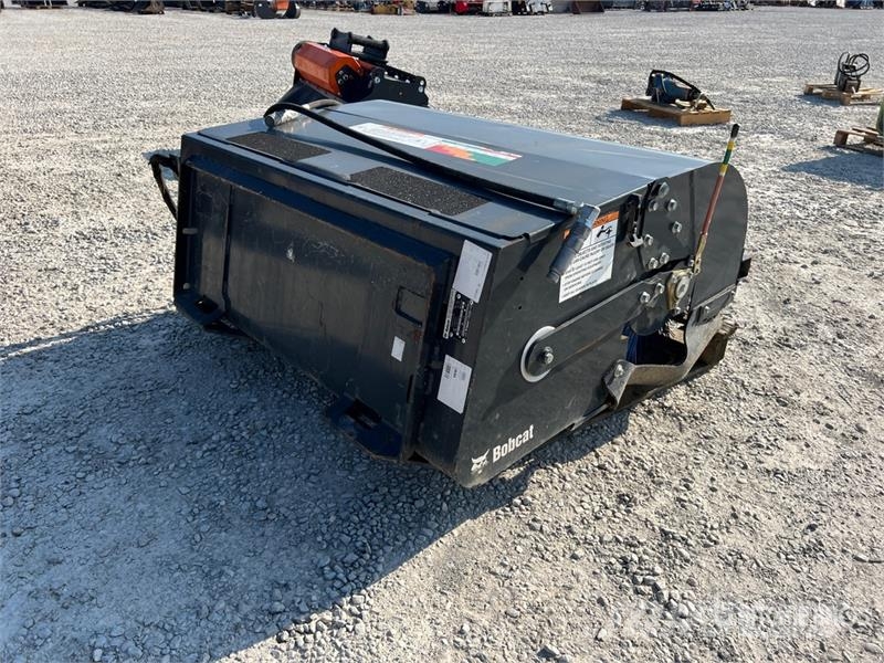 Bobcat M54 Skid Steer Broom Cepillos