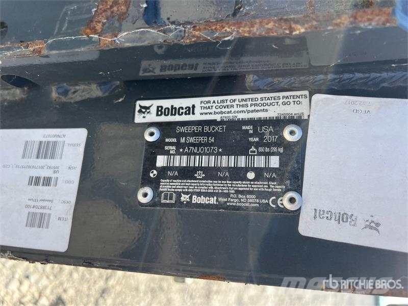 Bobcat M54 Skid Steer Broom Cepillos