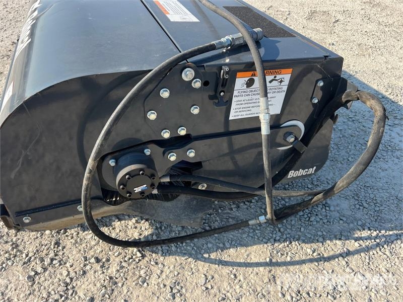 Bobcat M54 Skid Steer Broom Cepillos