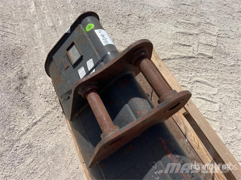 Bobcat MX4D Cleanup Godet de Curage Bucket دلاء