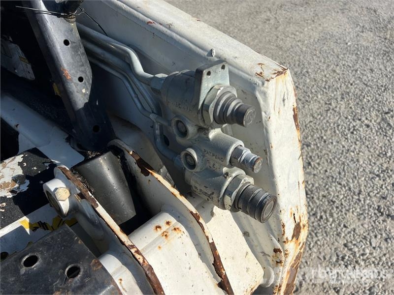 Bobcat S100 Мини товарачи