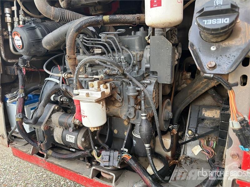 Bobcat S100 Мини-погрузчики