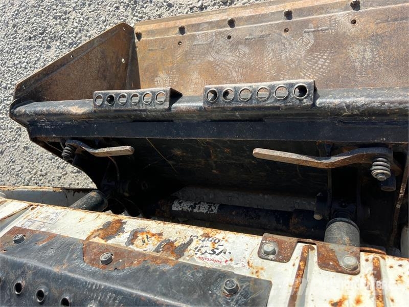 Bobcat S100 Мини товарачи