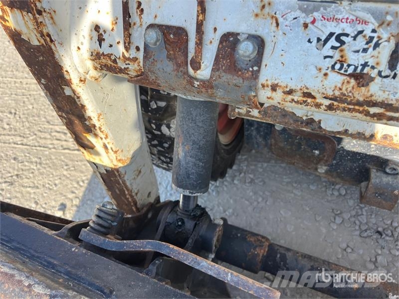 Bobcat S100 Мини товарачи