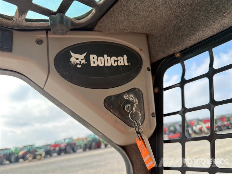 Bobcat S100 Мини-погрузчики