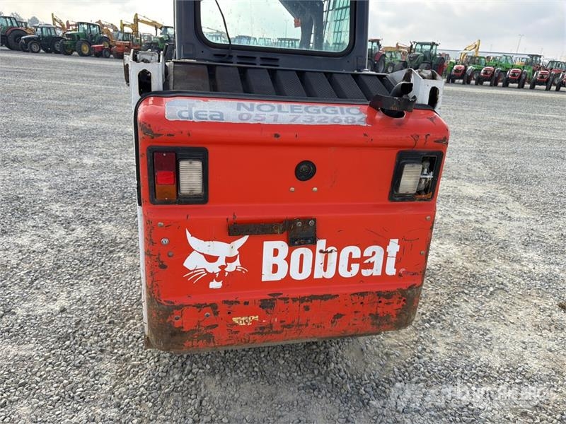Bobcat S100 Мини-погрузчики