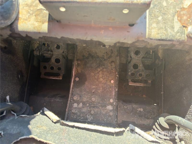 Bobcat S130 لوادر انزلاقية التوجيه