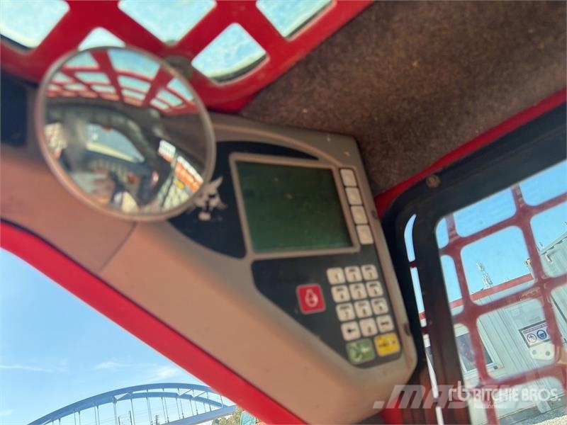 Bobcat S130 لوادر انزلاقية التوجيه