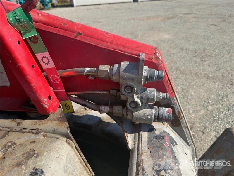 Bobcat S130 لوادر انزلاقية التوجيه