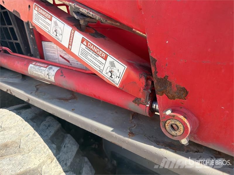 Bobcat S130 لوادر انزلاقية التوجيه
