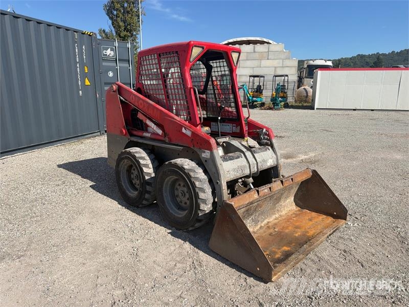 Bobcat S130 لوادر انزلاقية التوجيه
