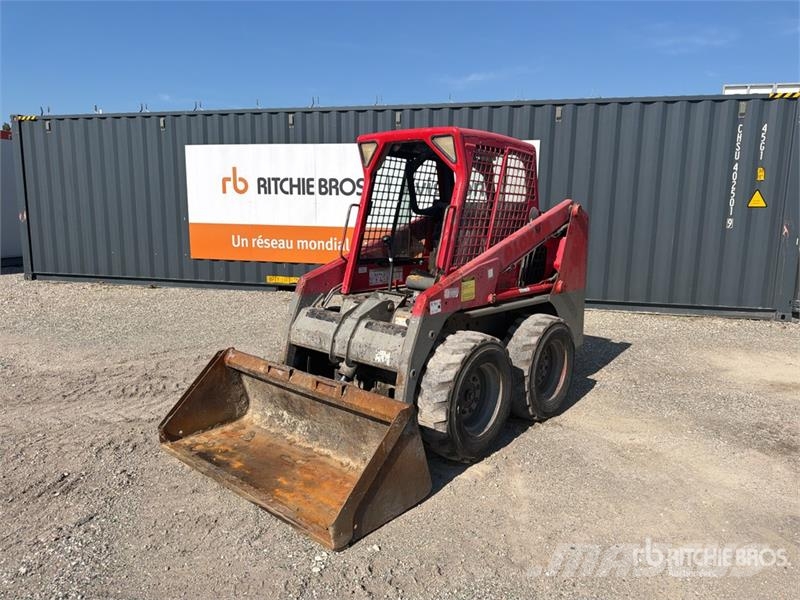 Bobcat S130 لوادر انزلاقية التوجيه