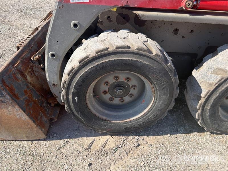 Bobcat S130 لوادر انزلاقية التوجيه