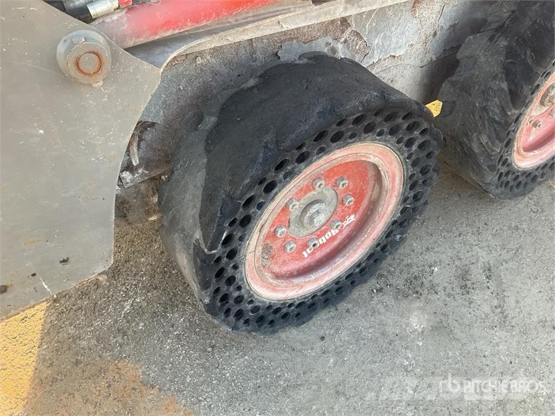 Bobcat S450 Skid steer loaders