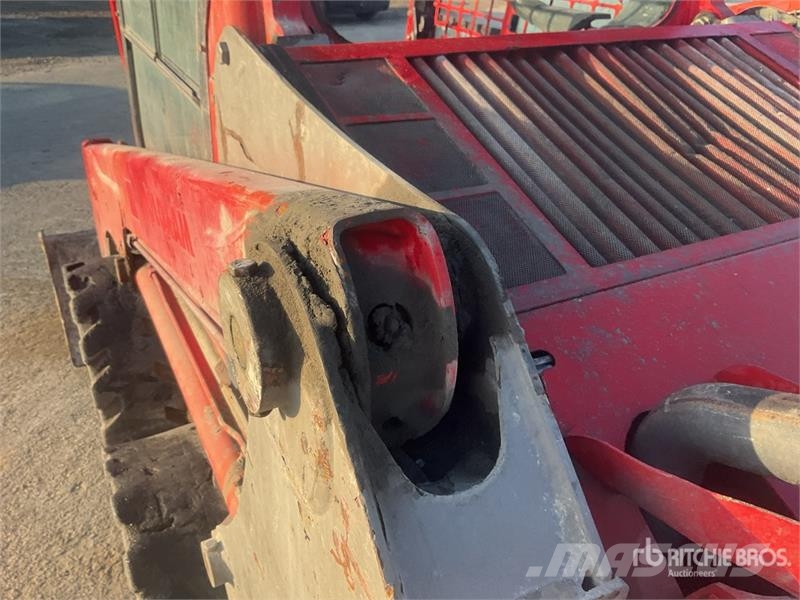 Bobcat S450 Skid steer loaders