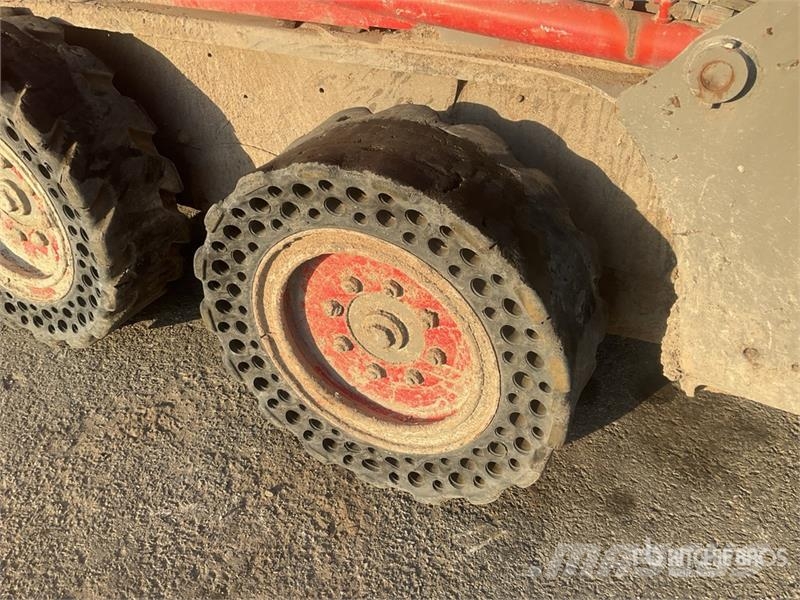 Bobcat S450 Skid steer loaders