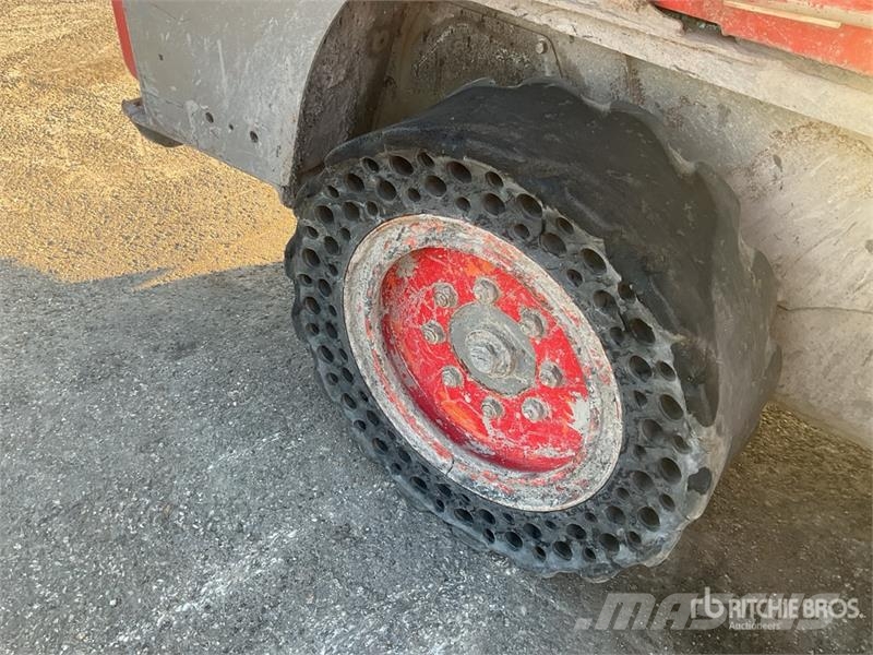 Bobcat S450 Skid steer loaders