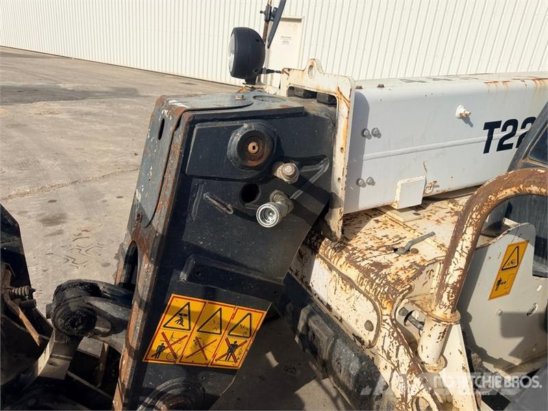 Bobcat T2250 Chariot Telescopique Telehandler مناولات متداخلة