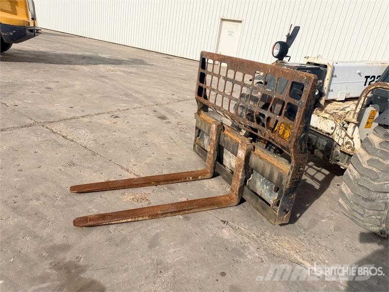 Bobcat T2250 Chariot Telescopique Telehandler مناولات متداخلة