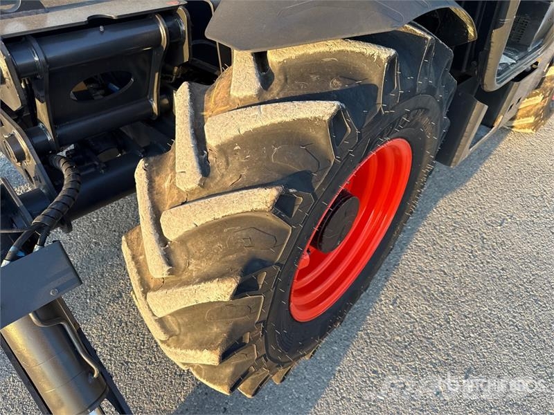Bobcat T40.180SLPRC Telehandler مناولات متداخلة
