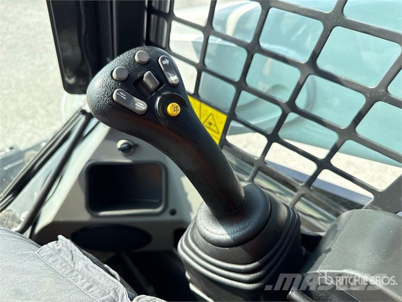Bobcat T590 Carregadoras de direcção deslizante