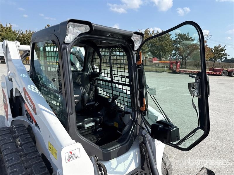 Bobcat T590 Smykem řízené nakladače