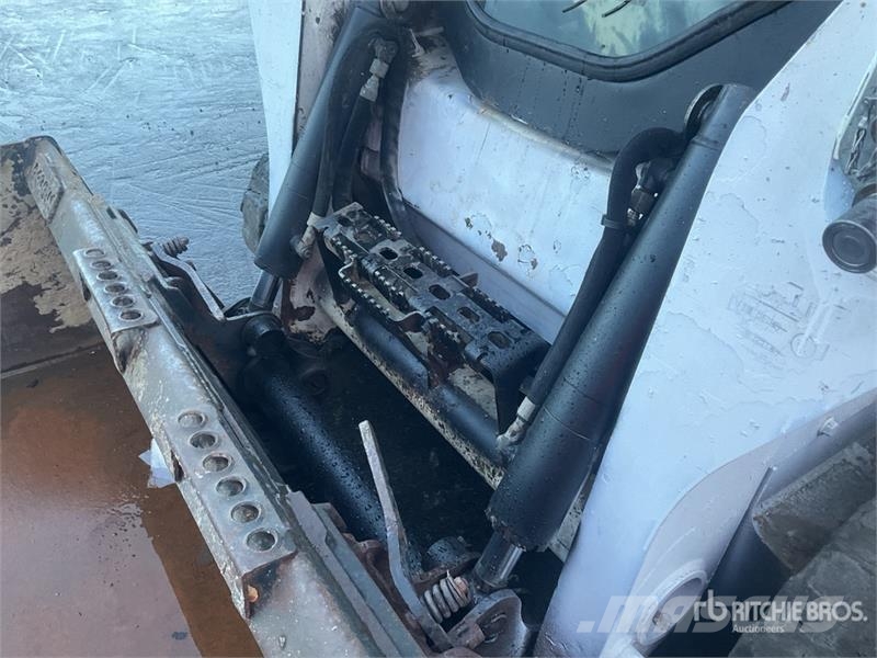 Bobcat T590 لوادر انزلاقية التوجيه