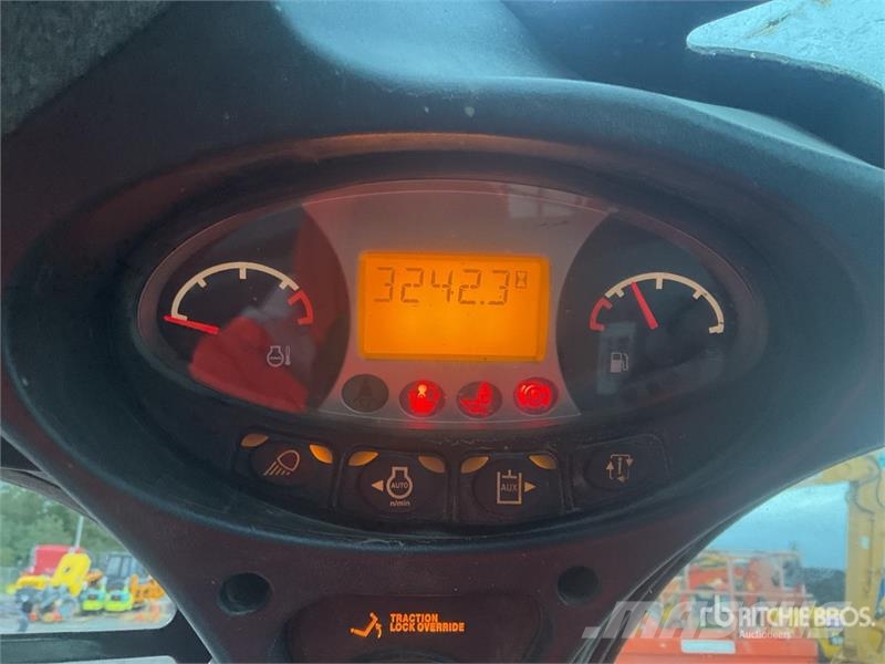 Bobcat T590 لوادر انزلاقية التوجيه