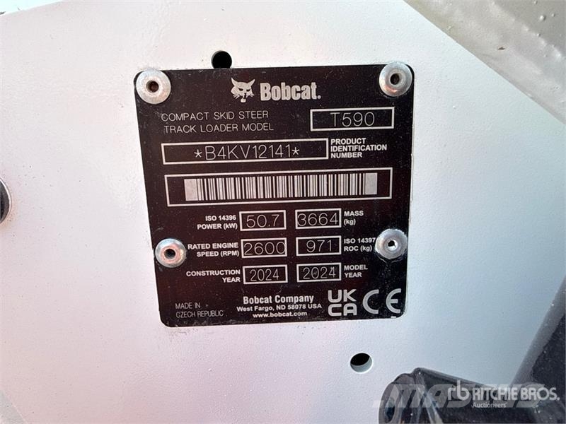 Bobcat T590 Smykem řízené nakladače