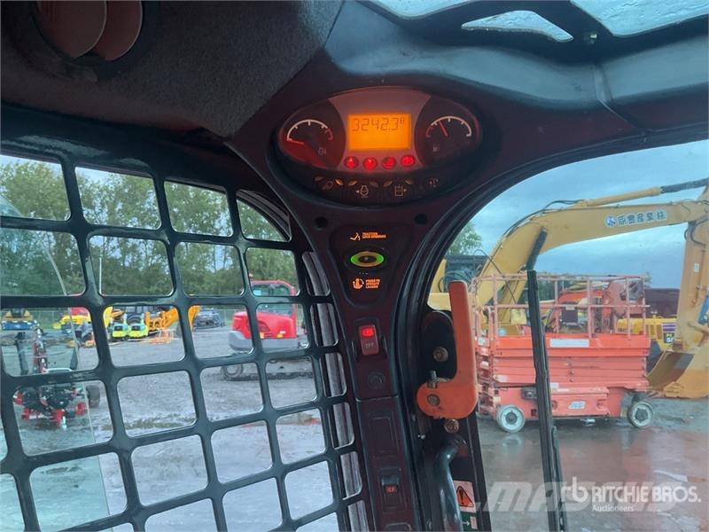 Bobcat T590 لوادر انزلاقية التوجيه