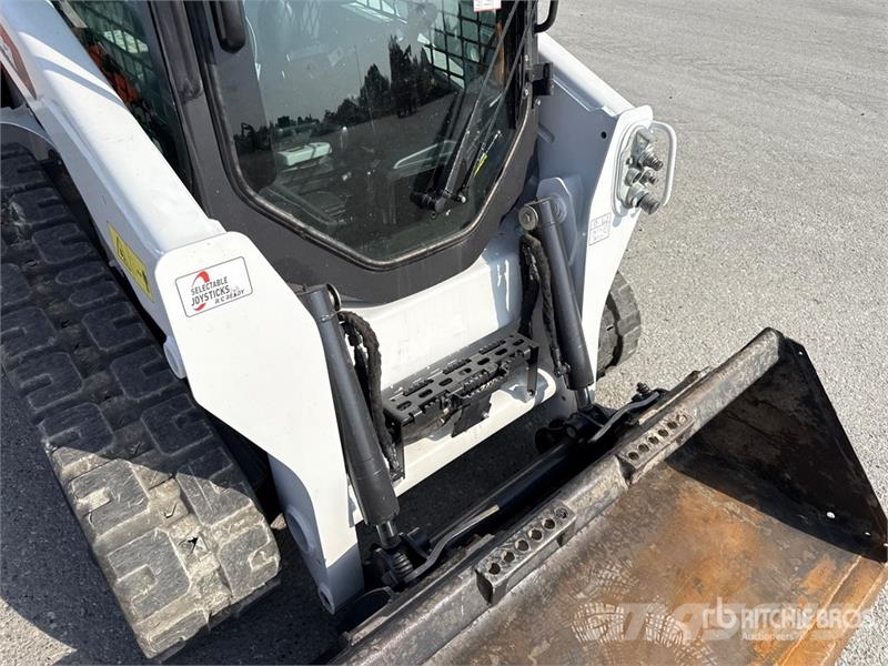Bobcat T590 Smykem řízené nakladače