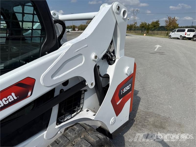 Bobcat T590 Carregadoras de direcção deslizante