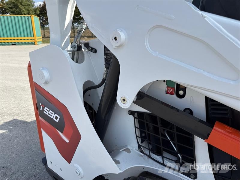 Bobcat T590 Carregadoras de direcção deslizante
