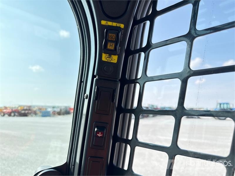 Bobcat T590 Carregadoras de direcção deslizante