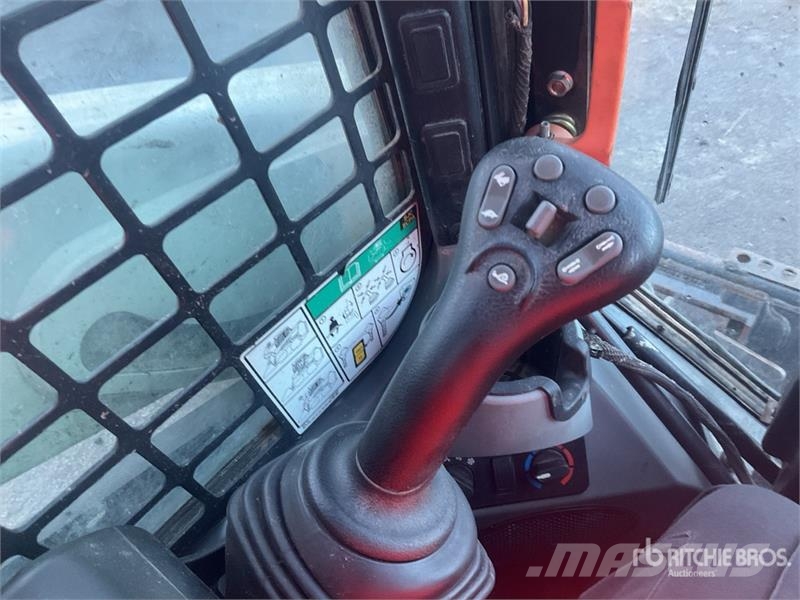 Bobcat T590 لوادر انزلاقية التوجيه