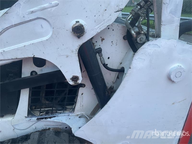 Bobcat T590 لوادر انزلاقية التوجيه